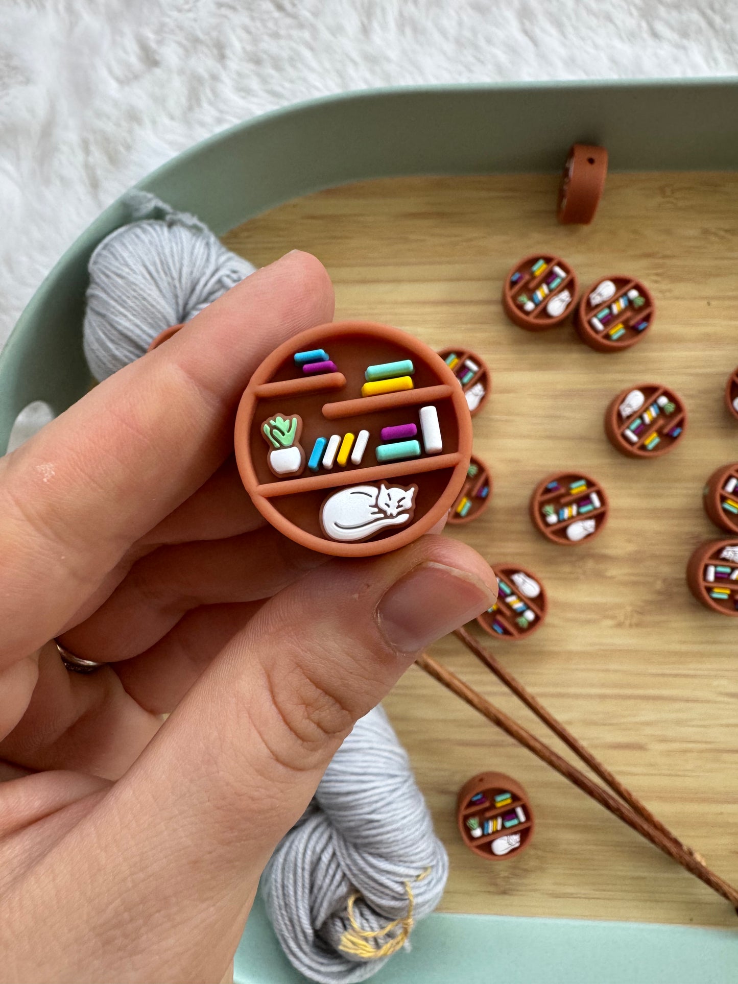 Round library - Needle Stoppers